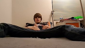 My Alluring Webcam Twink Masturbates In Jeans